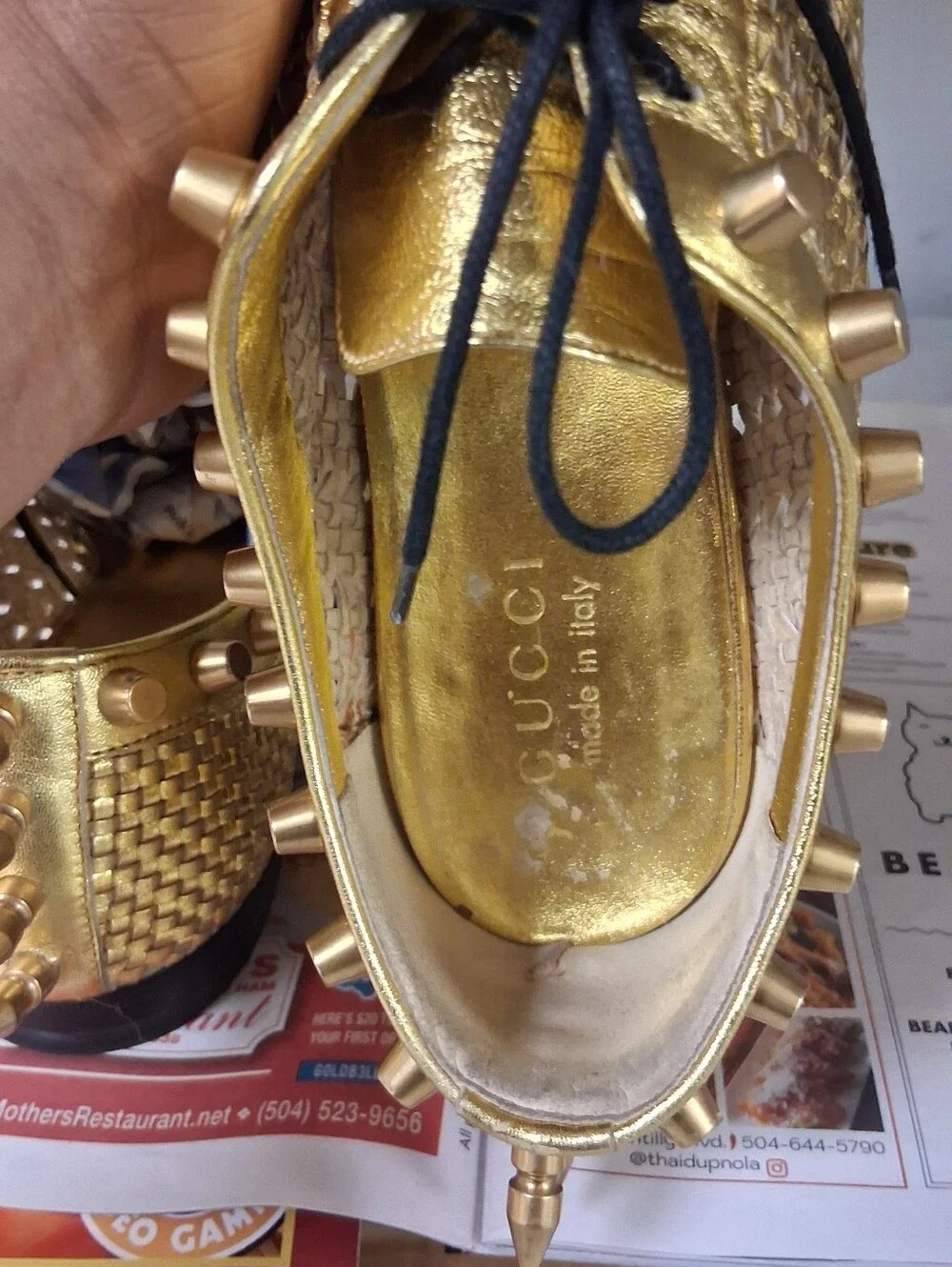 Gucci Gold Woven Men display picture 3